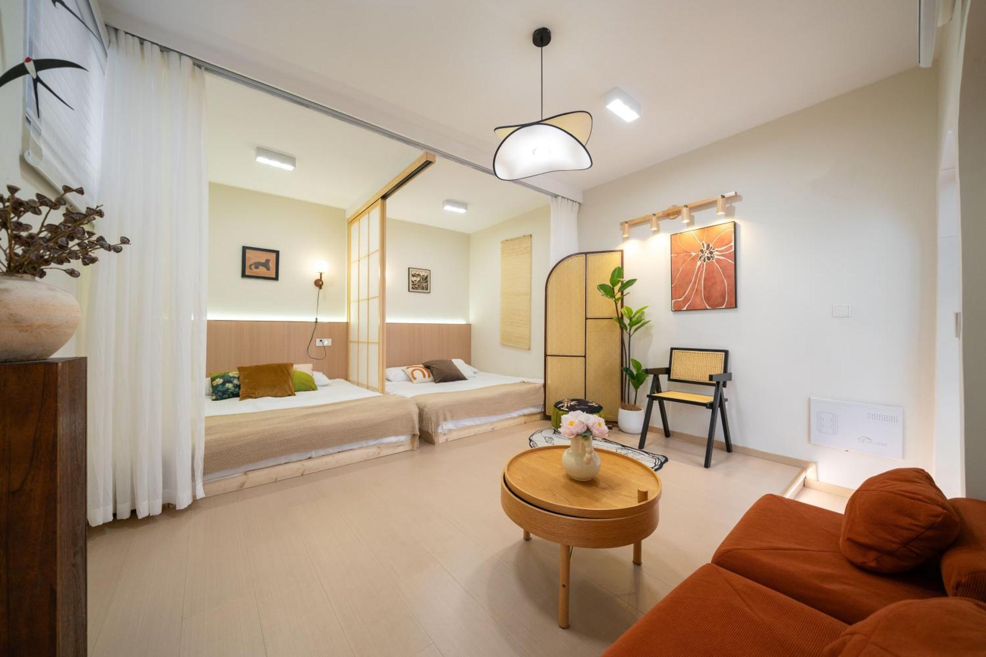 Apartment 上海小胖纸民宿-南京西路4店 *
