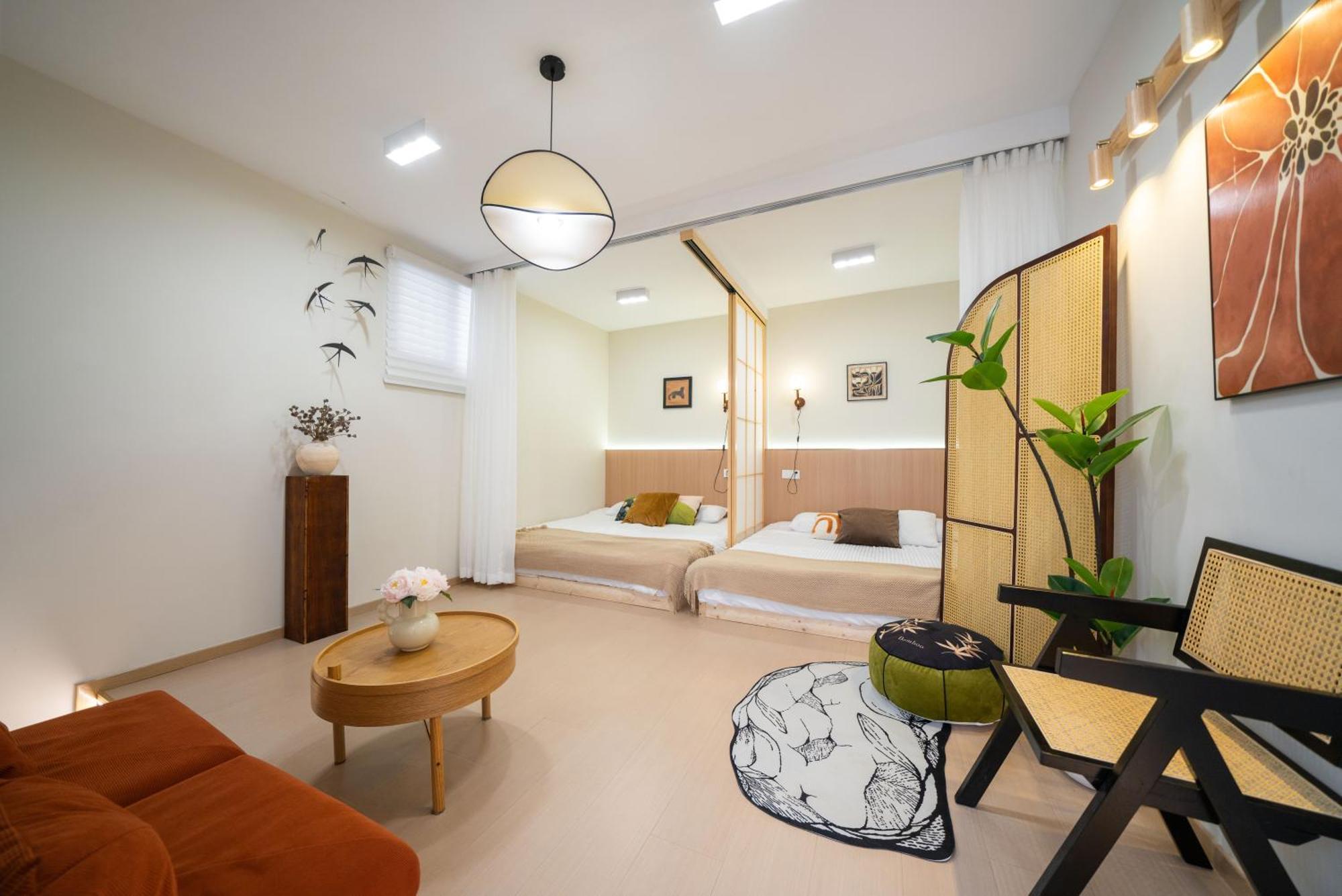 上海小胖纸民宿-南京西路4店 Apartment